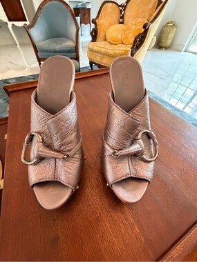 Gucci Metallic Brown Open-Toe Leather Mules with Buckle
